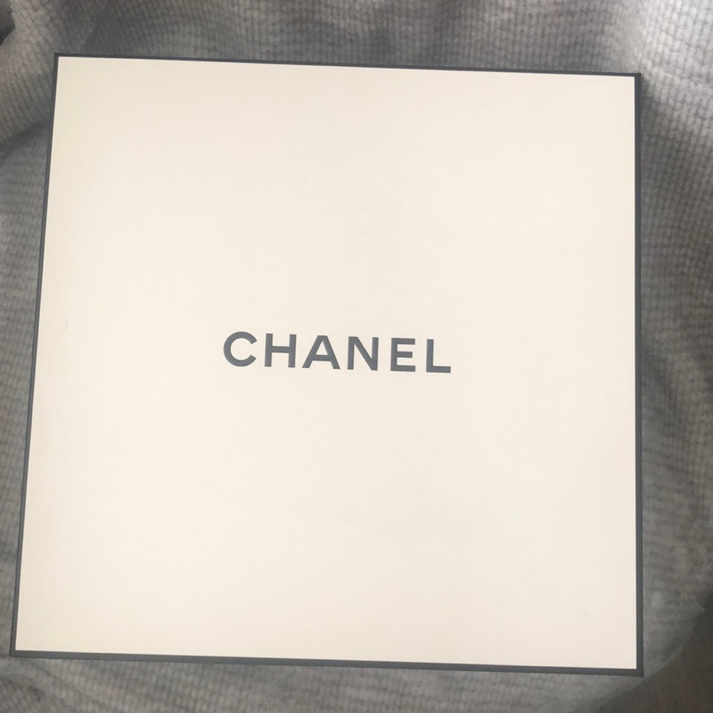 Chanel gift box